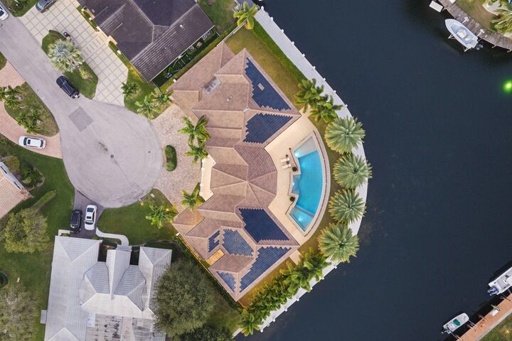 Property Photo:  3700 NE 24th Avenue  FL 33064 