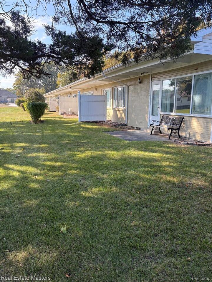 Property Photo: 4259 Gratiot Avenue 1 MI 48059