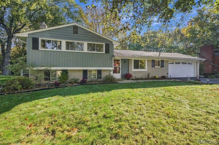 Property Photo: 32305 Chesterbrook Street MI 48334