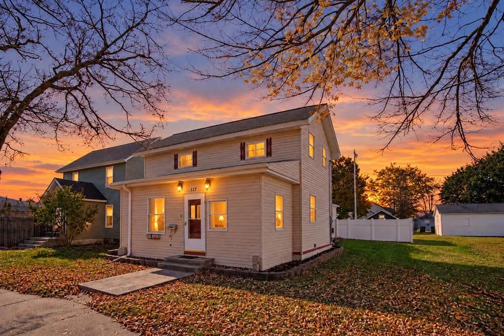 Property Photo: 117 N 3rd Avenue MI 49307