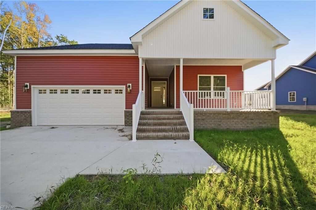Property Photo:  328 Bank St  VA 23890 