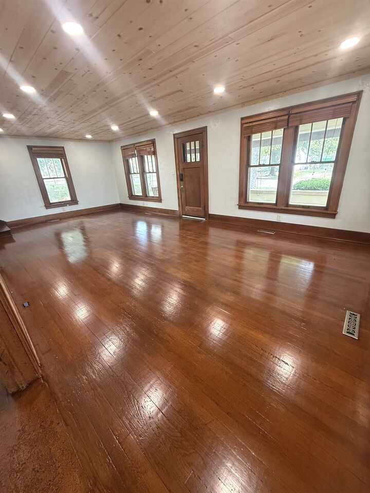 Property Photo:  420 N Jennings  KS 67003 