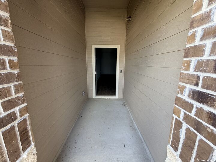 Property Photo:  556 Chaco Loop  TX 78155 
