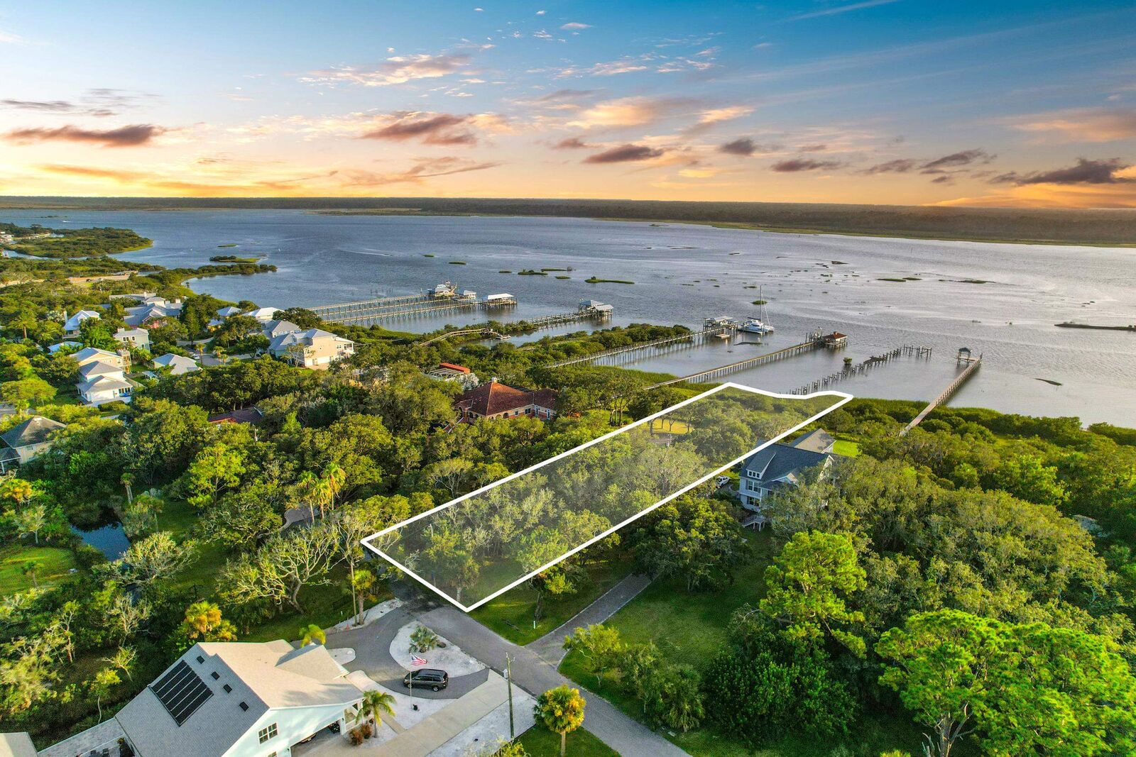 Property Photo: 5475 Windantide Rd FL 32080