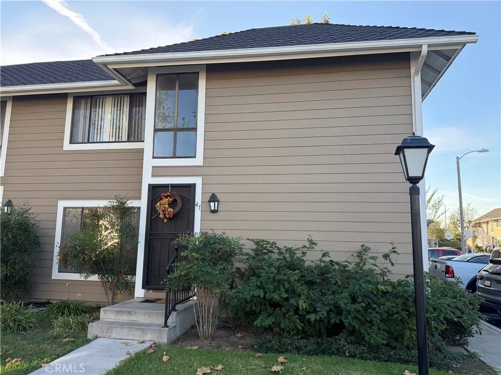 Property Photo:  700 W Walnut Ave 41  CA 92868 