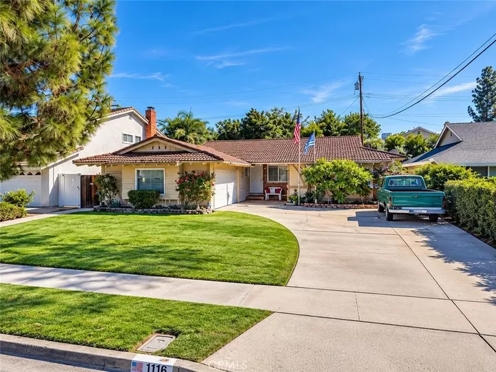Property Photo: 1116 Havenhurst Drive CA 92821