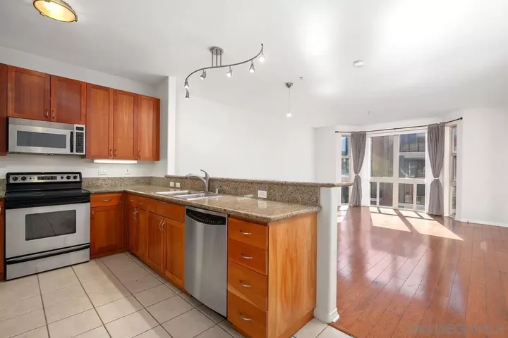 Property Photo: 330 J St 507 CA 92101