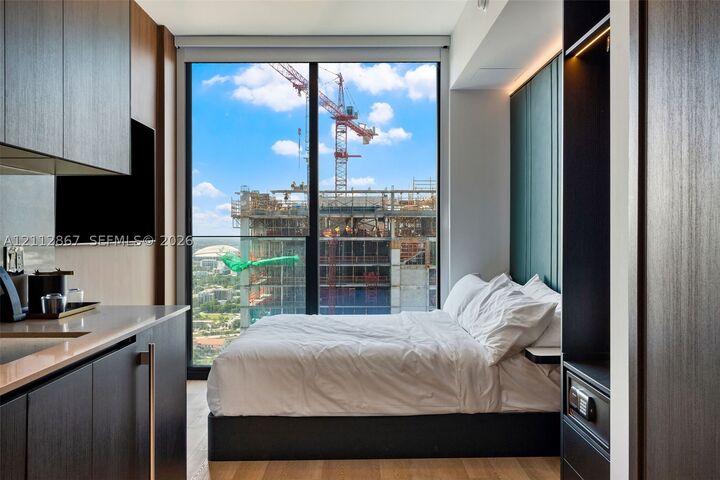 Property Photo: 20 NE 11 4112A FL 33132