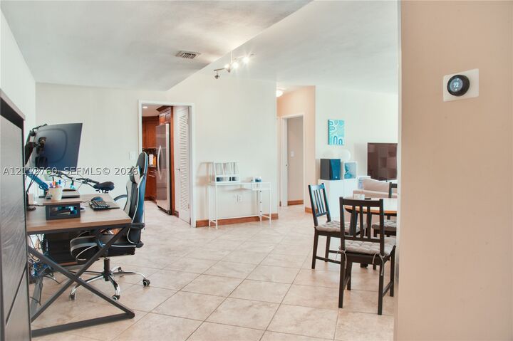 Property Photo: 5825 Collins Ave 11H FL 33140