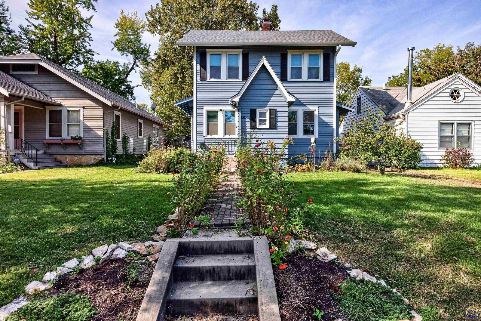 Property Photo: 135 SW Broadmoor Ave KS 66606