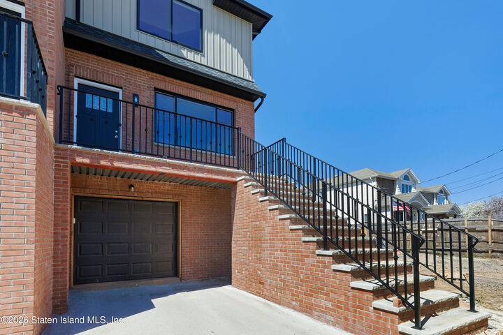 Property Photo:  1010 Annadale Road  NY 10312 