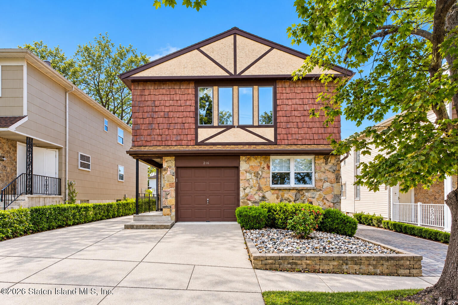 Property Photo:  216 Clermont Place  NY 10314 