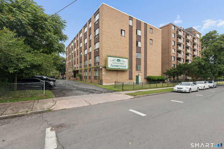 Property Photo:  47 Sumner Street 304  CT 06105 