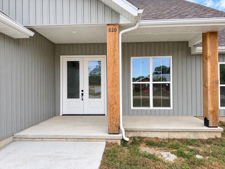 Property Photo: 820 N Chicago Avenue MO 65613