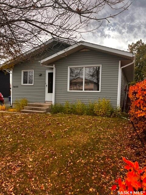 Property Photo: 3455 Fairlight Drive SK S7M 3Z3
