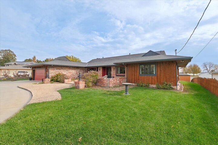 Property Photo:  16 Westlake  IA 51501 