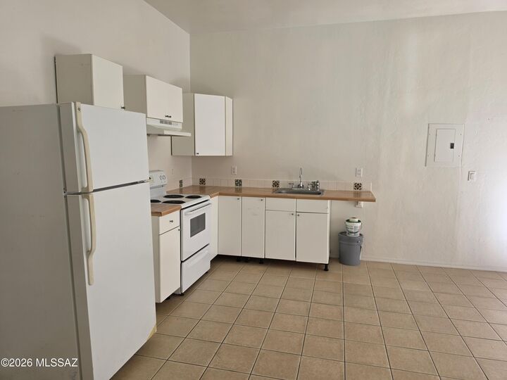Property Photo: 2569 N Corinthian Garden Drive Apt#2 AZ 85621
