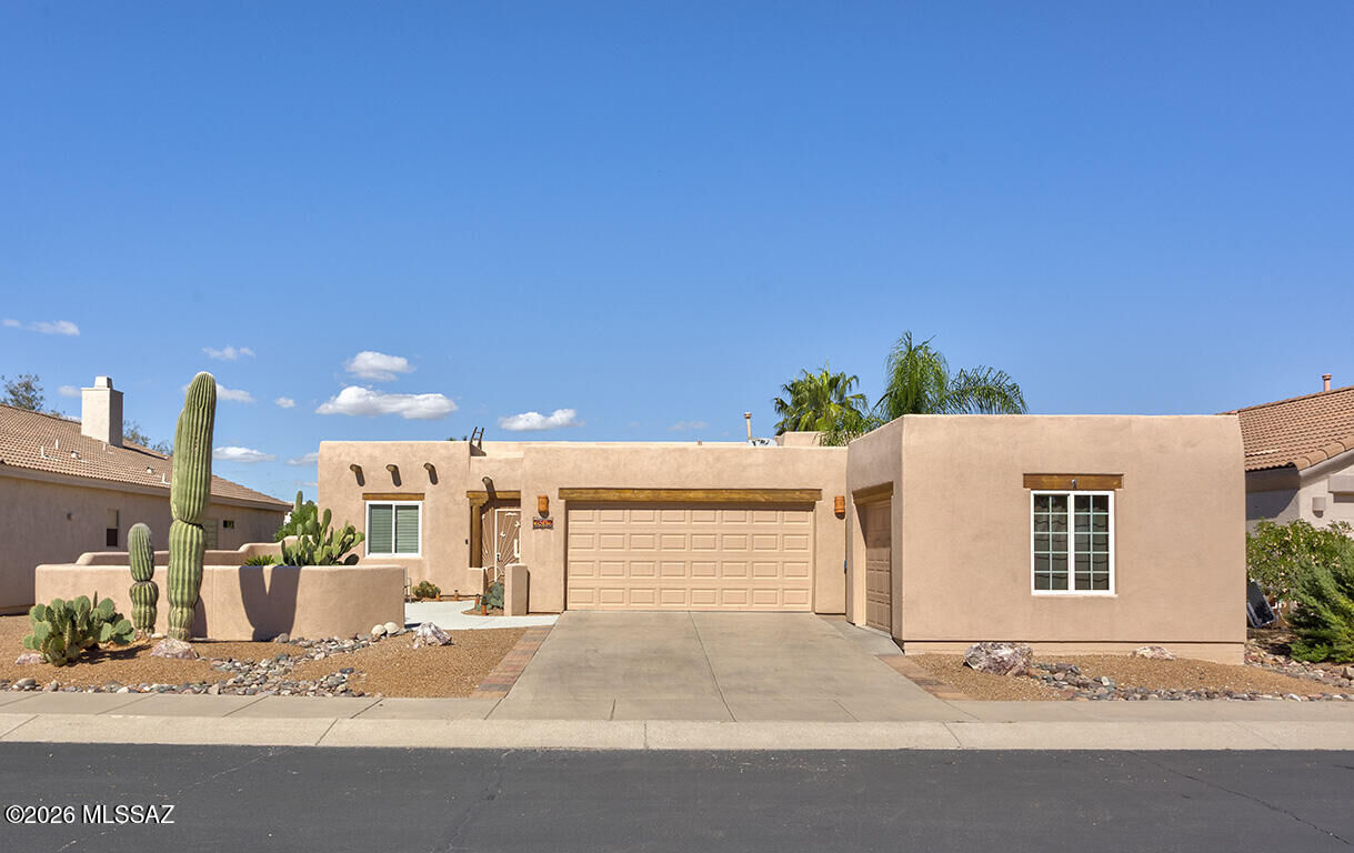 Property Photo:  2812 S Greenside Place  AZ 85614 