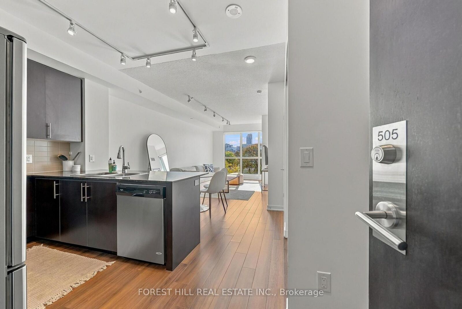 Property Photo: 60 Berwick Avenue 505 ON M5P 0A3