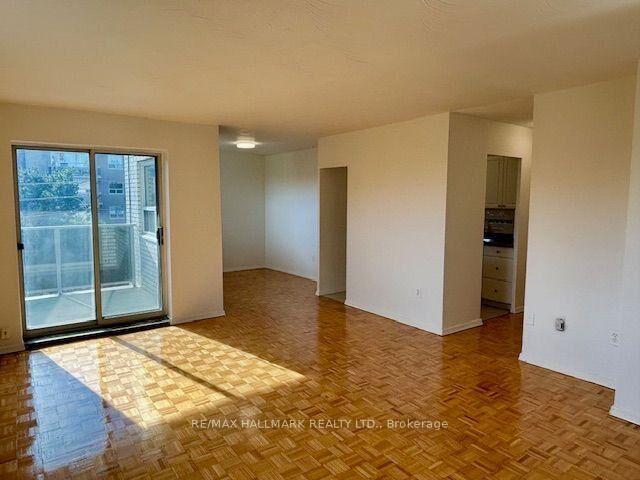 Property Photo:  3151 Jaguar Valley Drive 408  ON L5A 2H9 