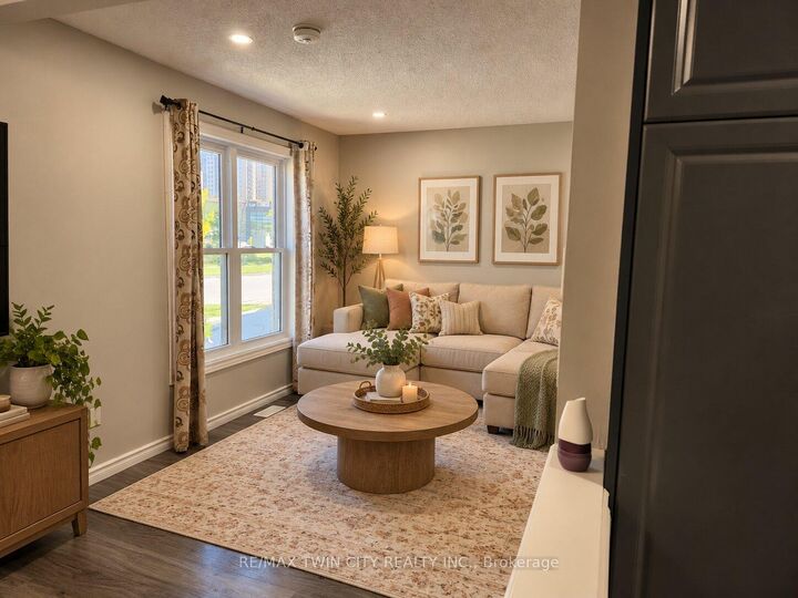 Property Photo:  31 Old Carriage Drive  ON N2P 1H5 