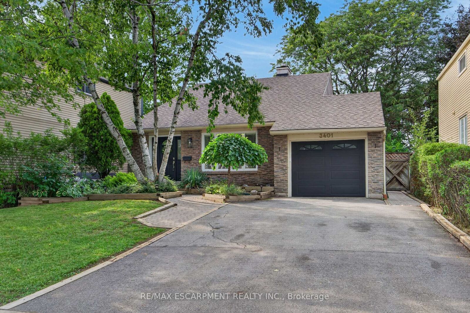 Property Photo:  3401 Rockwood Drive  ON L7N 3H6 