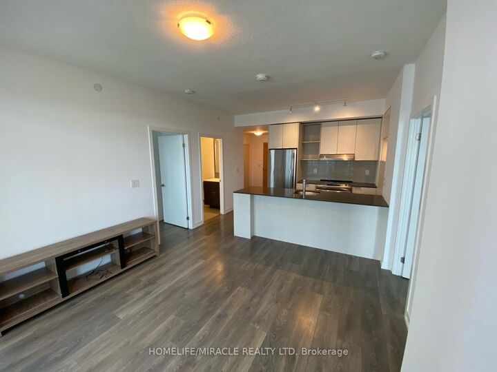 Property Photo:  2520 Eglinton Avenue W 701  ON L5M 0Y4 