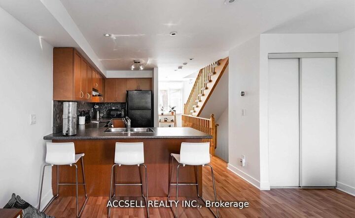 Property Photo:  3400 Lake Shore Boulevard W  ON M8W 4Z9 