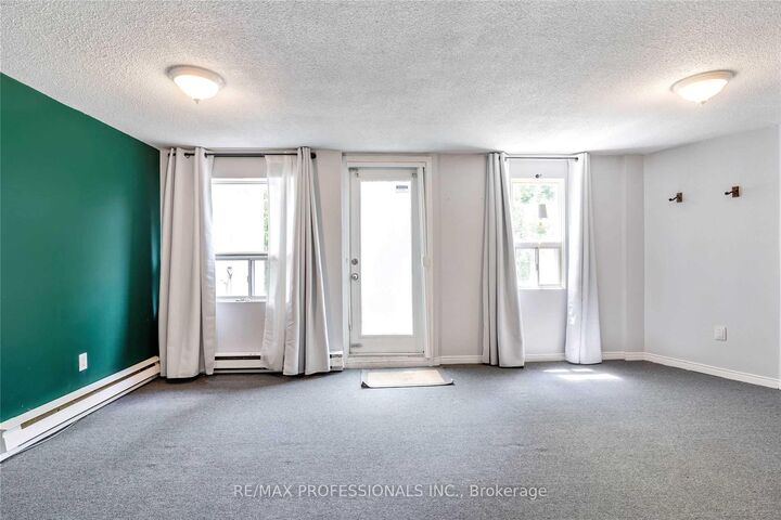 Property Photo:  39 Albemarle Avenue 1  ON M4K 1H6 