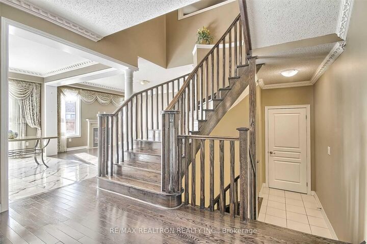 Property Photo:  125 Holst Avenue  ON L6C 0R6 