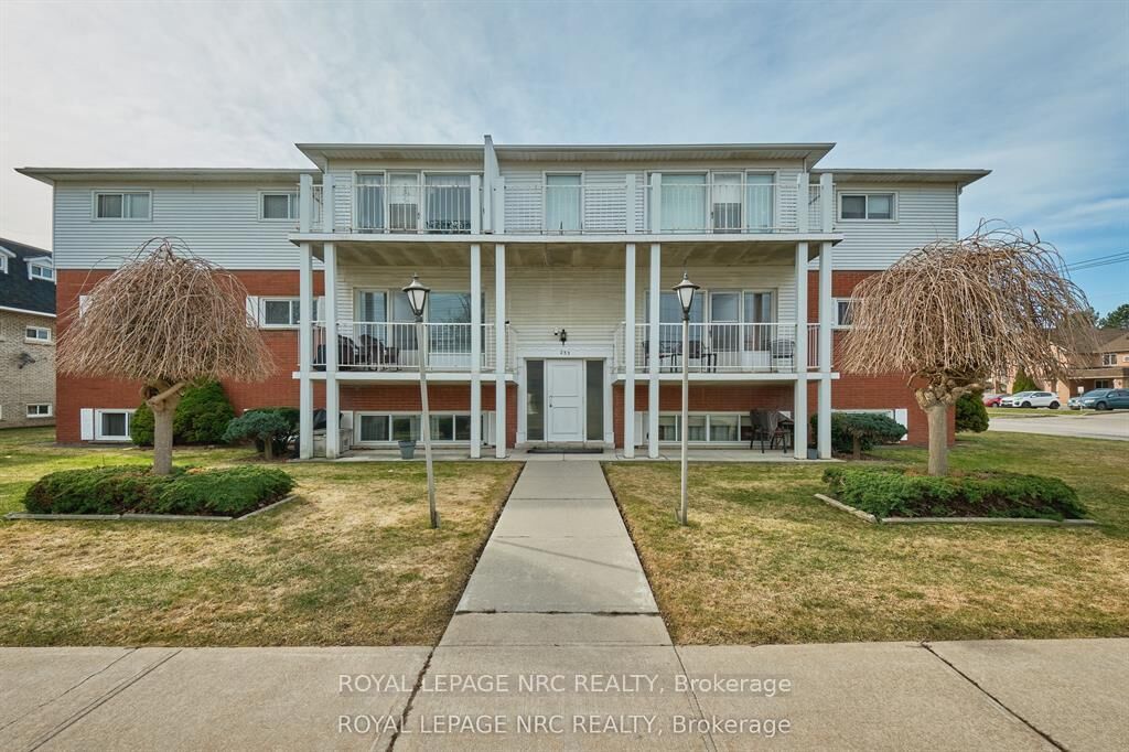 Property Photo: 253 Fitch Street 203 ON L3C 4W3