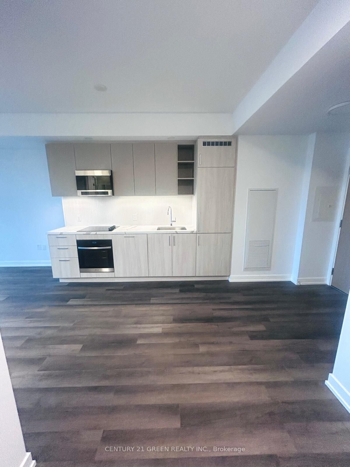 Property Photo:  5 Meadowdale Road 1609  ON L4K 0C7 