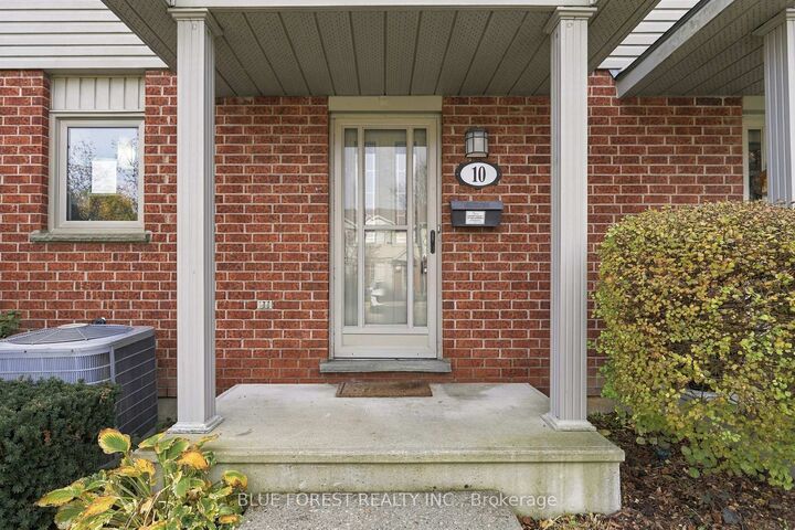 Property Photo: 511 Admiral Drive 10 ON N5V 4R4