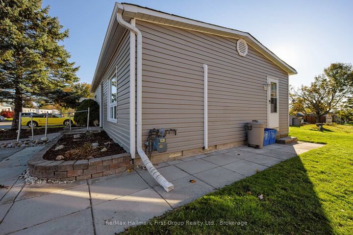 Property Photo: 13 Heritage Lane ON L1B 1H5