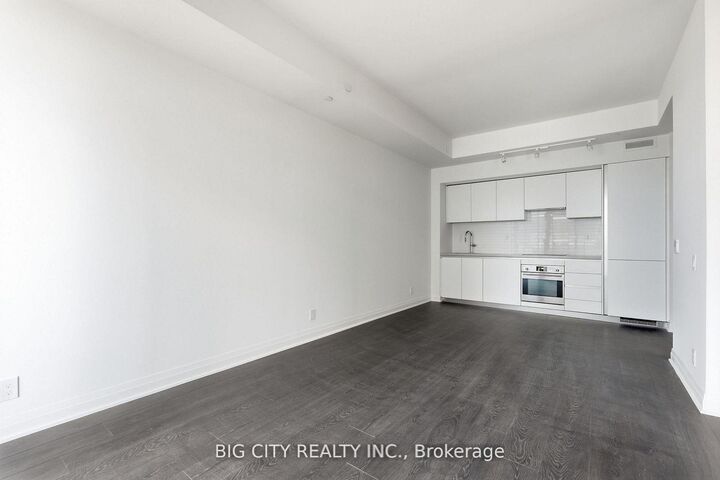 Property Photo:  25 Frederick Todd Way 2305  ON M4G 0C9 