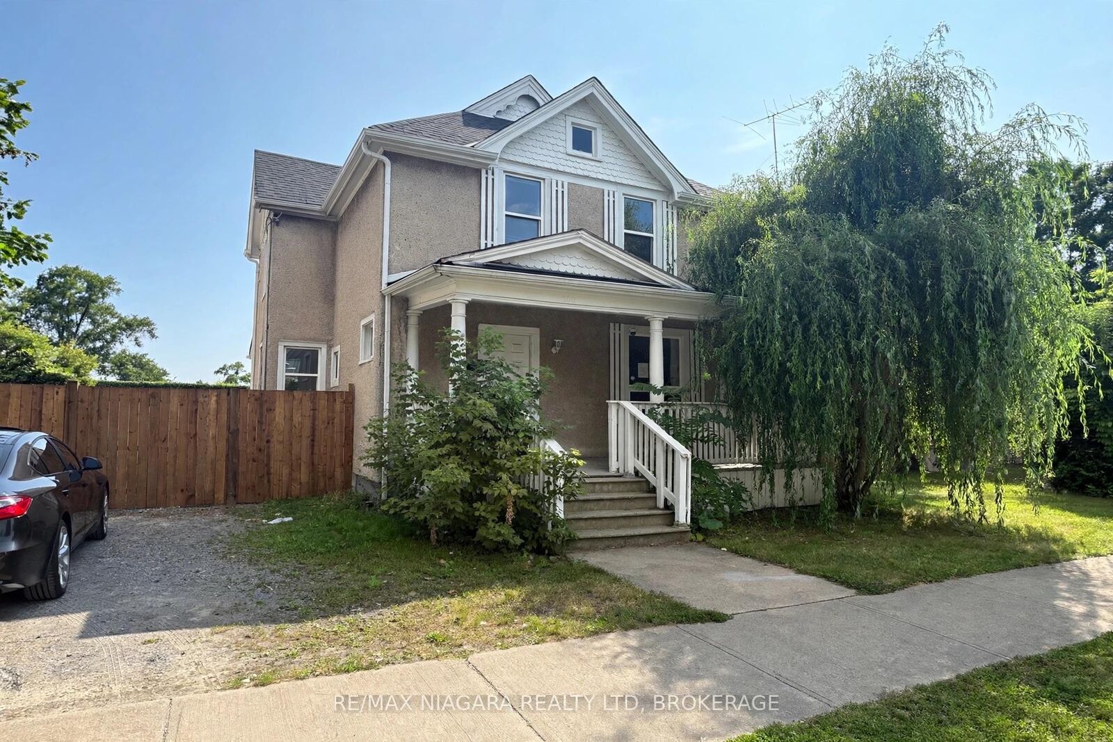 Property Photo:  100 Queenston Street  ON L2R 2Z3 