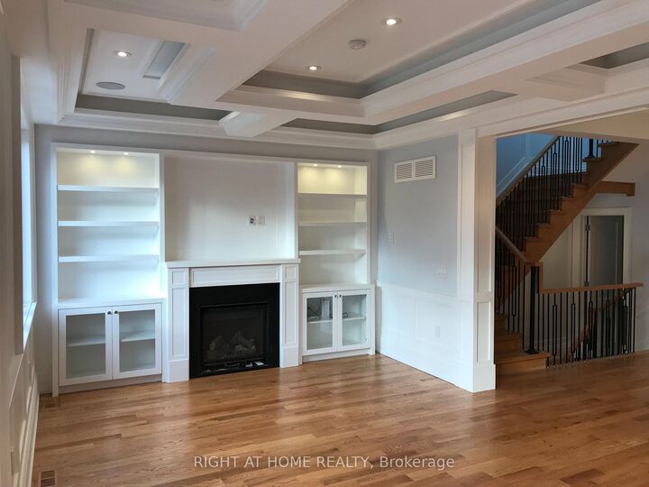 Property Photo: 152 Randolph Road ON M4G 3S4
