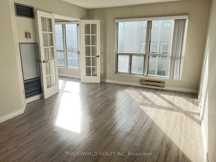 Property Photo:  7 Carlton Street 808  ON M5B 1L2 