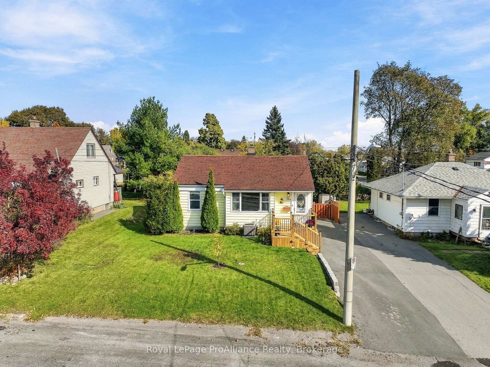 Property Photo:  5 Third Street  ON K8N 4R7 