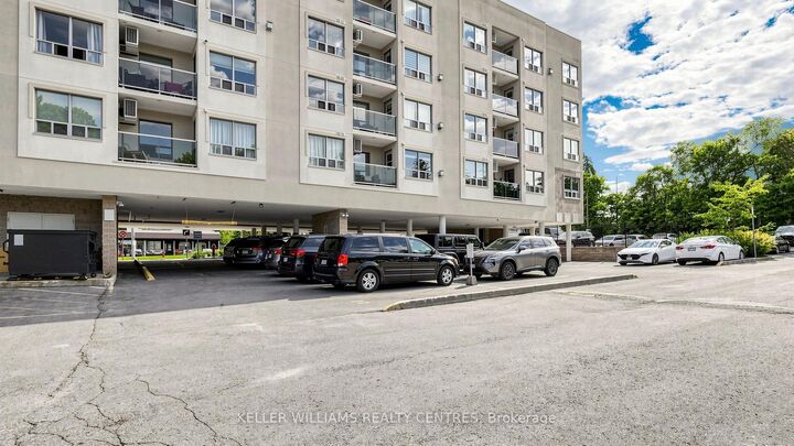 Property Photo:  160 Wellington Street E 417  ON L4G 1J3 