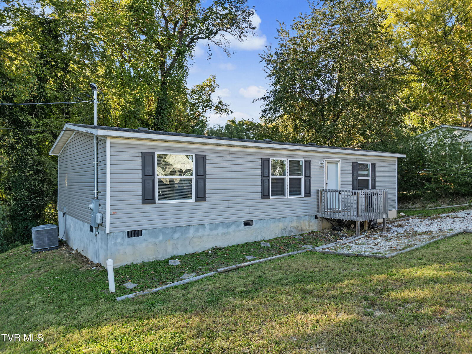 Property Photo:  438 Jarnigan Street  TN 37716 
