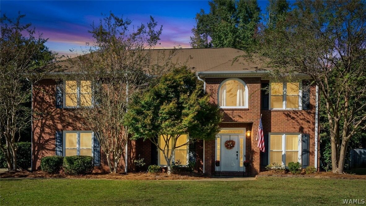 Property Photo: 6124 Crepe Myrtle Circle AL 35405