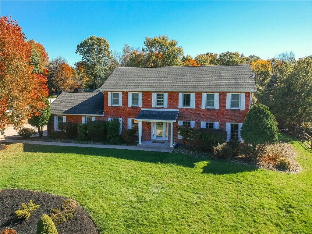 Property Photo:  121 Northbrook Drive  PA 15044 