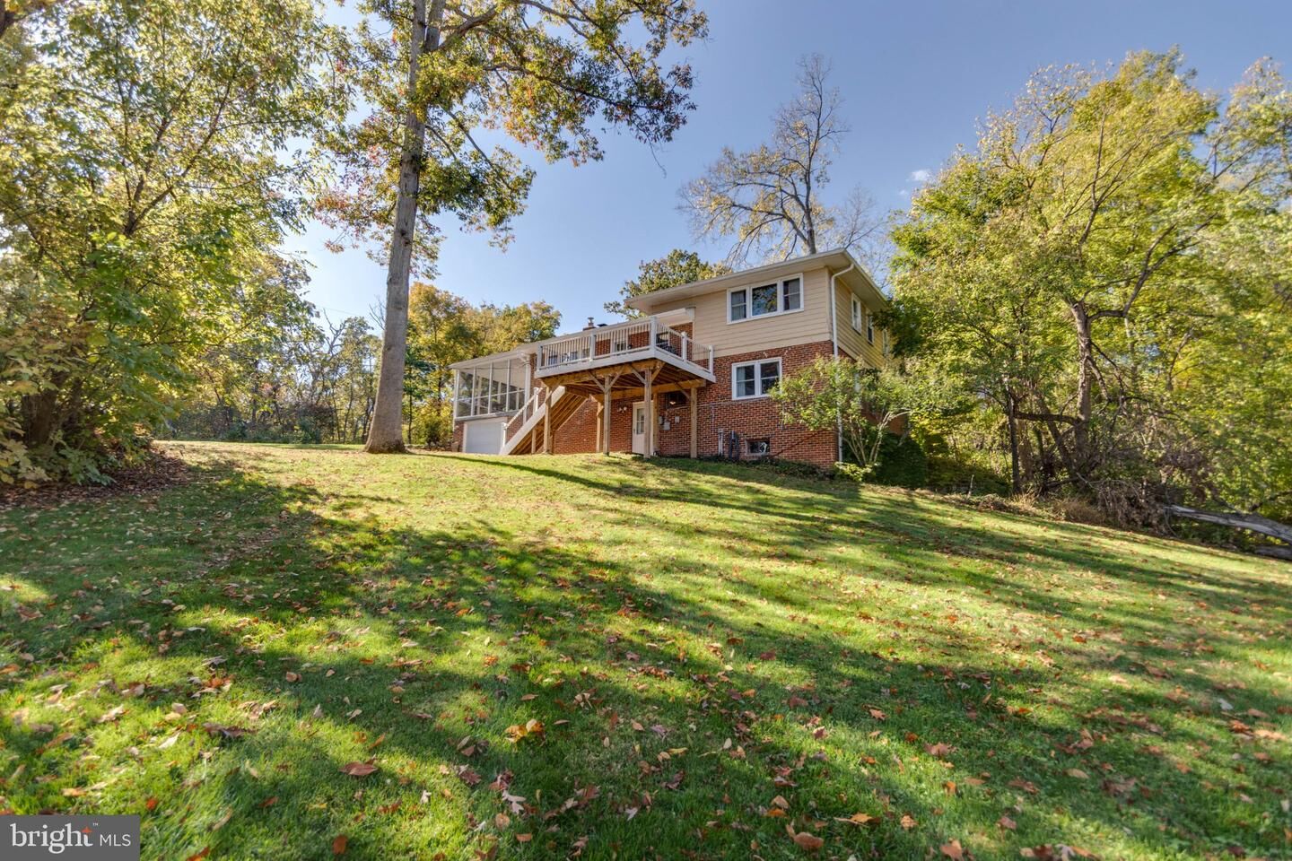 Property Photo:  19750 Island Avenue  VA 20147 