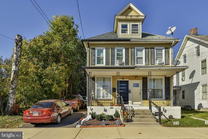 Property Photo:  109 Pen Argyl Street  PA 18072 