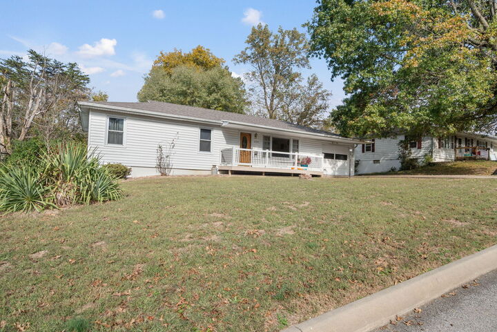Property Photo:  209 Lee St  MO 65251 