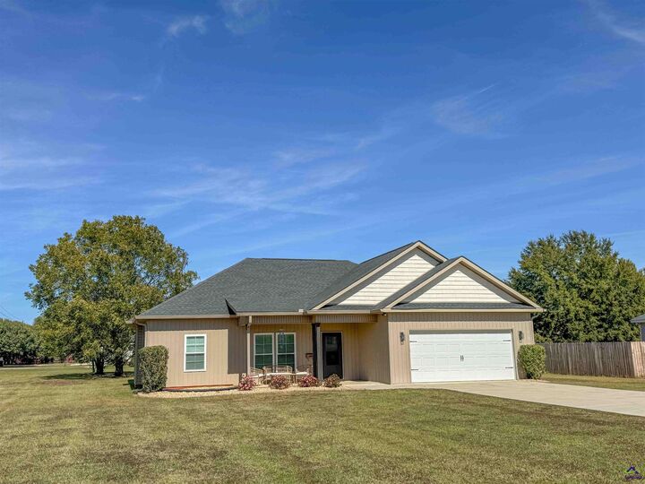 Property Photo: 108 Summit Dr GA 31008-5576