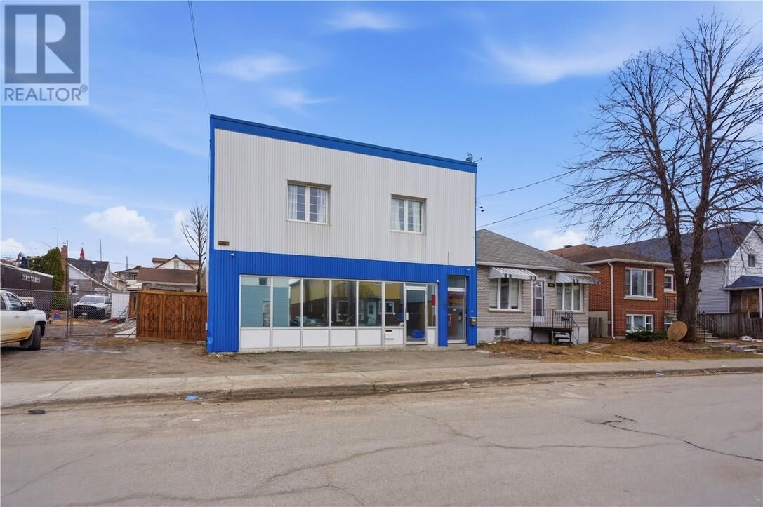Property Photo:  392 Montague Avenue  ON P3C 4G5 