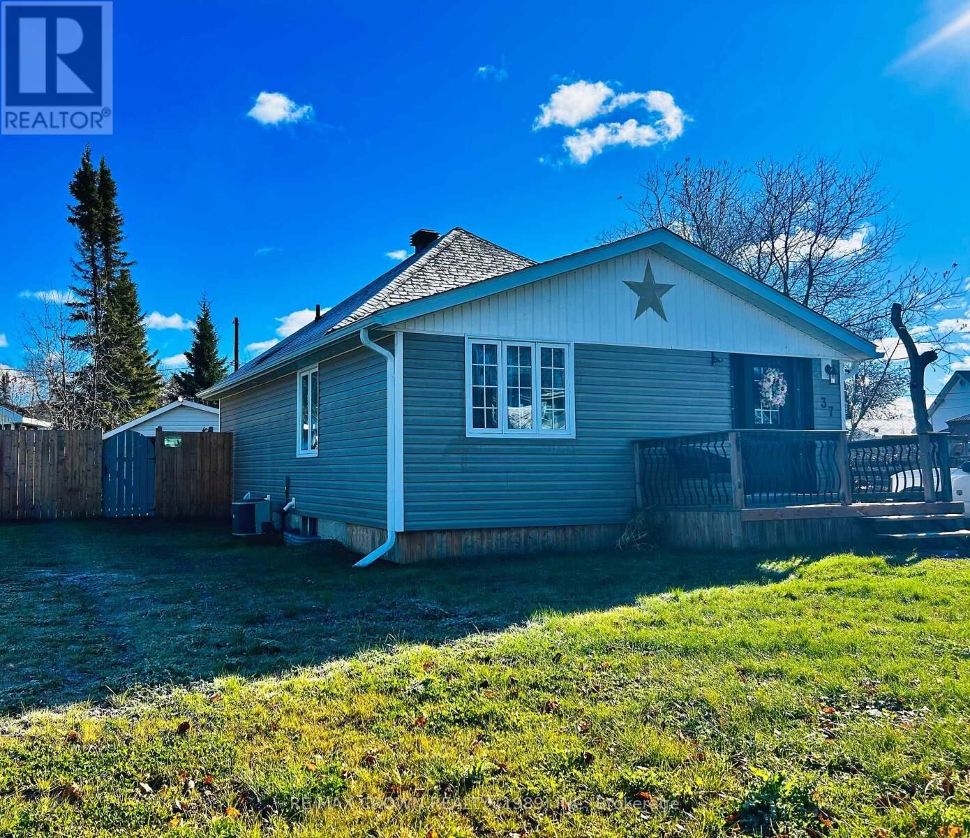 Property Photo: 37 King Street ON P5N 1K5