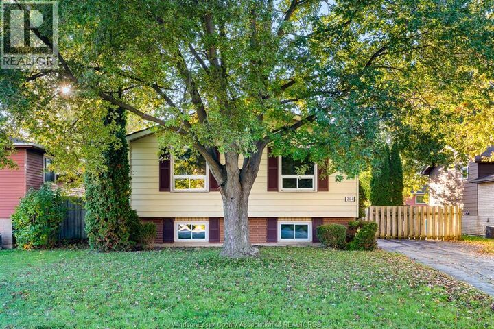 Property Photo:  264 Kelly Street  ON N8M 1V3 